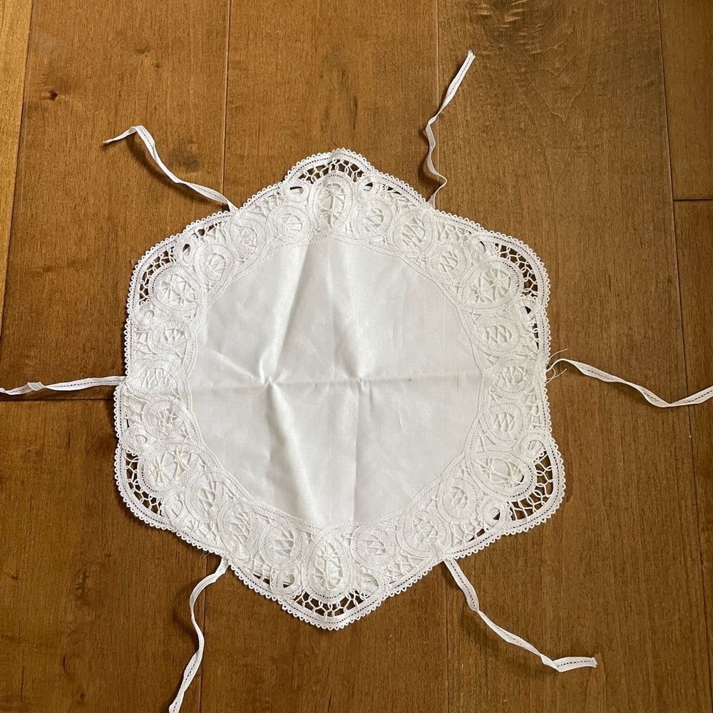 White Lace Jewelry Organizer